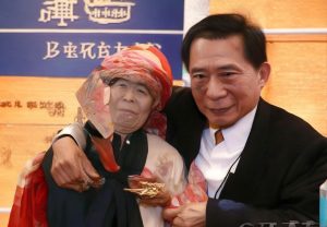 哈兰德：打破纪录的足球天才如何改变现代足球的格局与未来发展